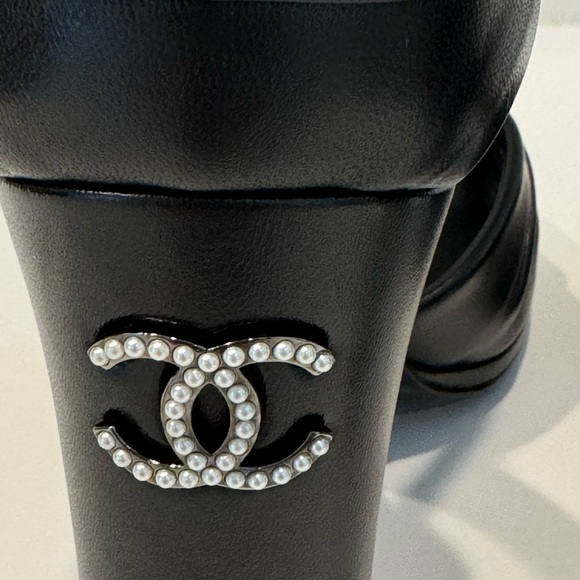 Brand NWT Chanel Heels - Picture 10 of 15